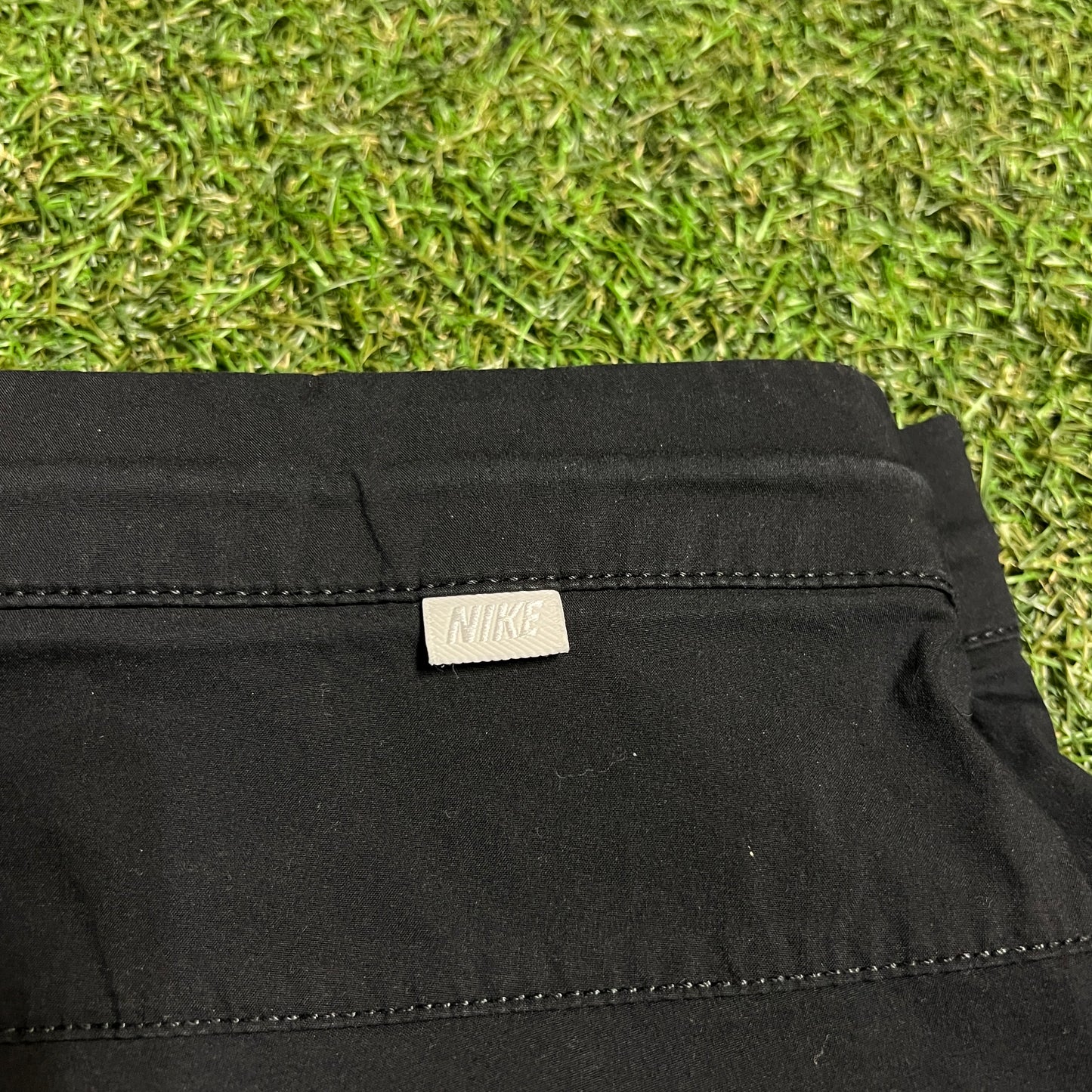 Nike Black Cargo Pants Size Medium USED v15220