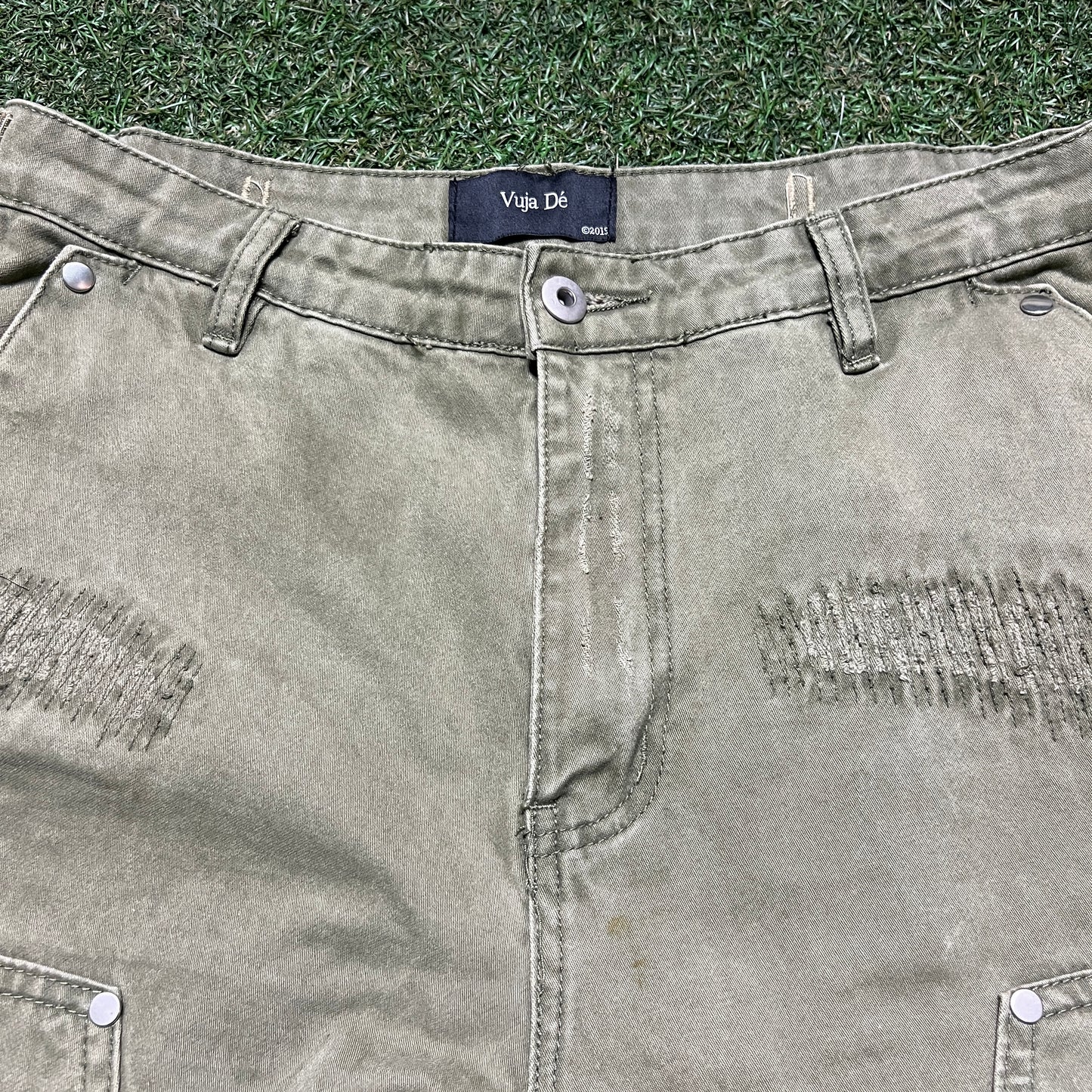 Vuja De Green Cargo Pants Size Large USED v14213