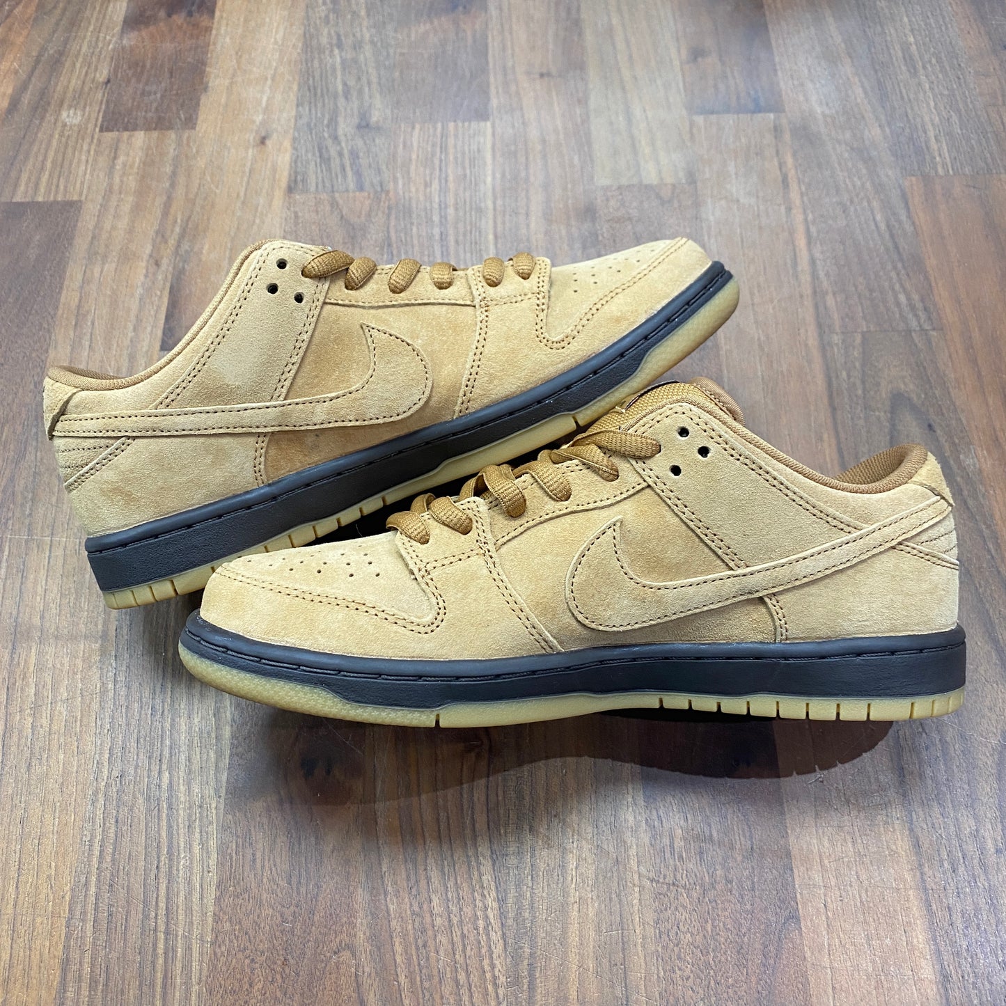 Nike SB Dunk Low Wheat Size 8 NEW s14809