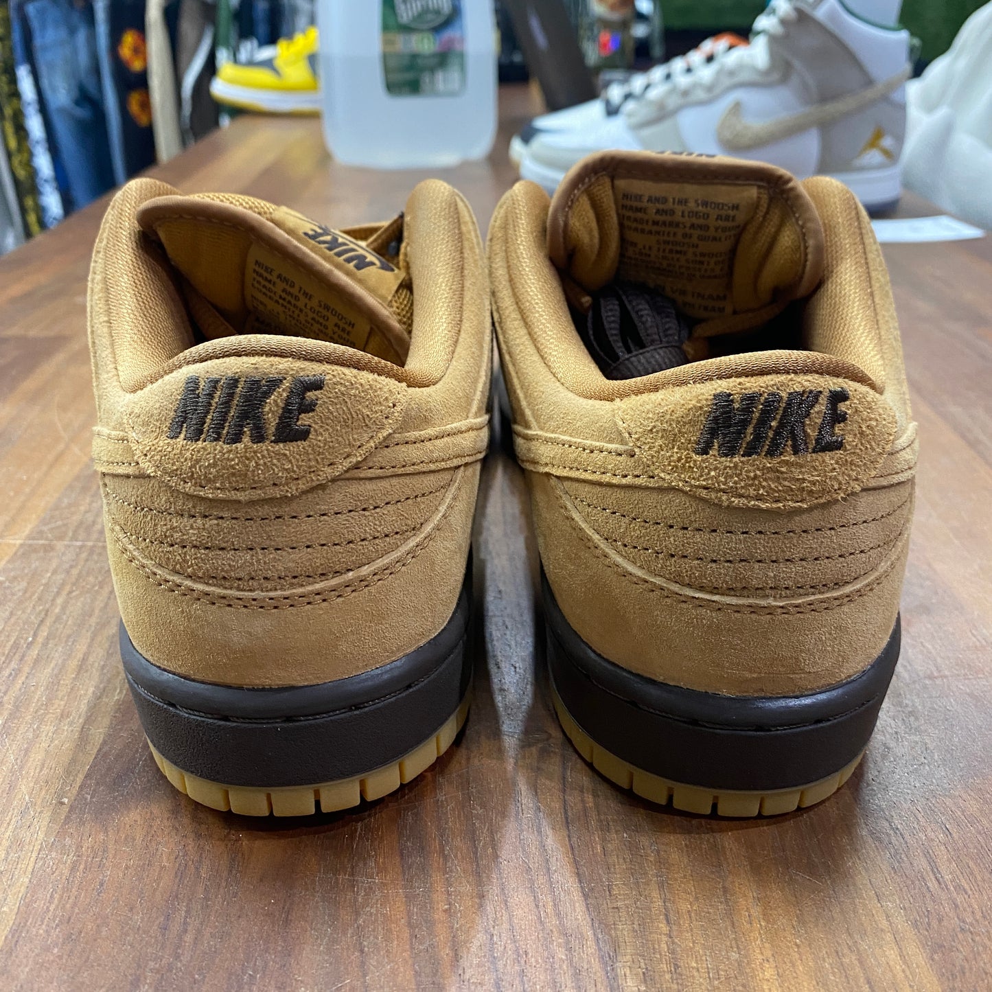 Nike SB Dunk Low Wheat Size 8 NEW s14809
