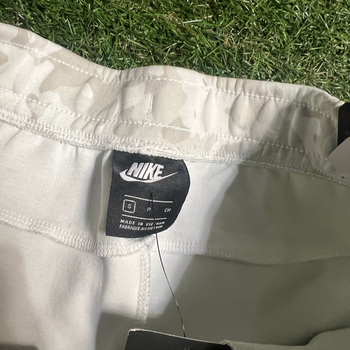 Nike Tech Fleece White Camo Pants Size Small NEW v15273