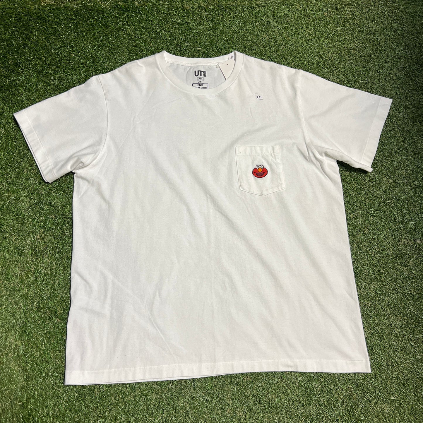 Kaws Sesame ST Uniqlo Elmo Pocket White Tee Size XXL NEW x9510