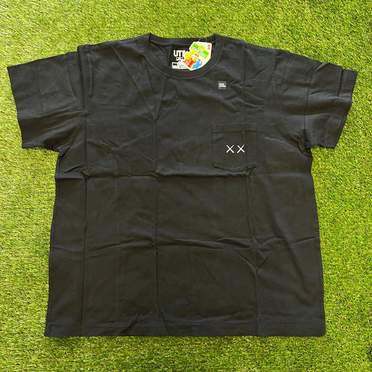 Kaws Uniqlo Black X Tee Size XXL NEW x9516