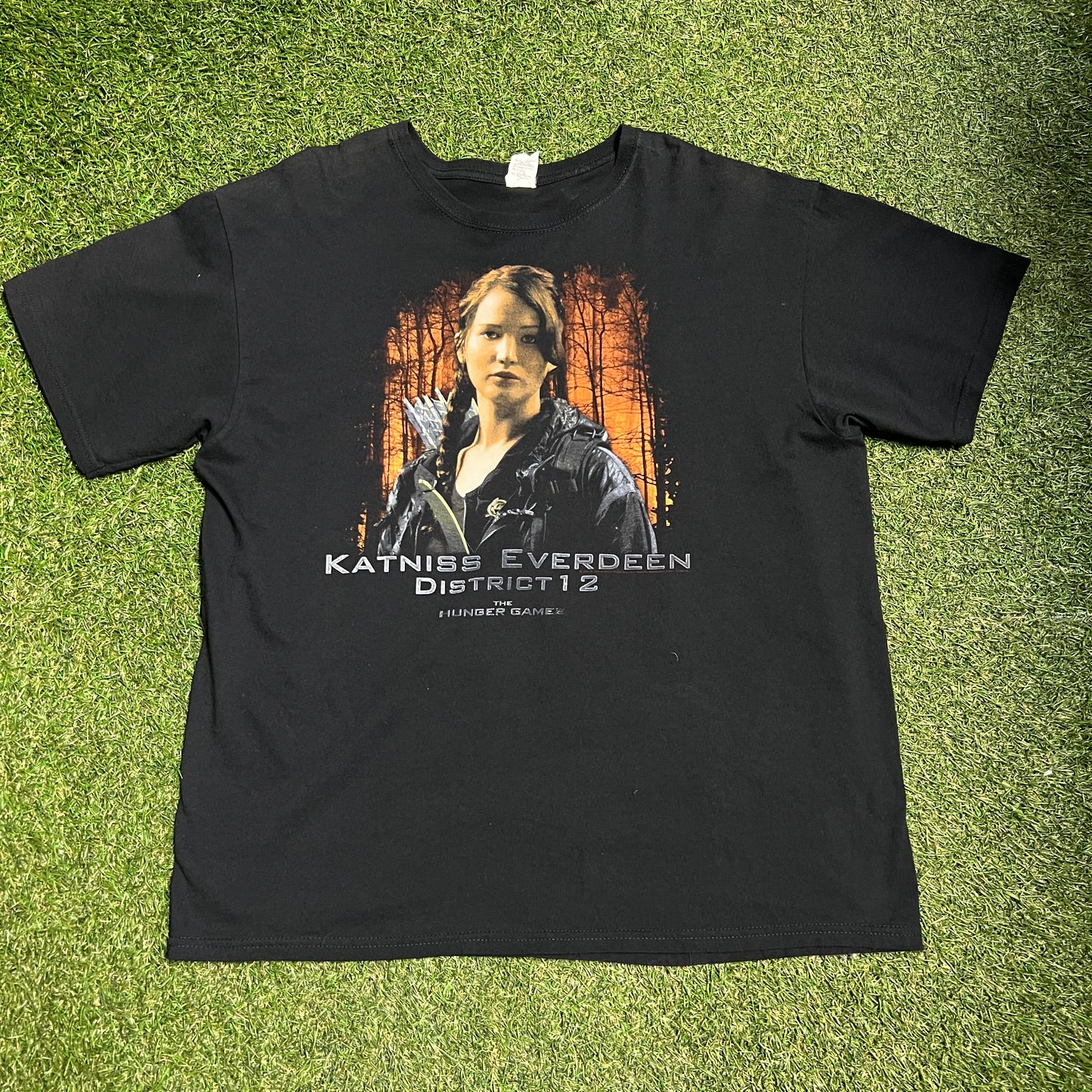Katnis Everdeen HUnger Games Tee Size XL USED v6135