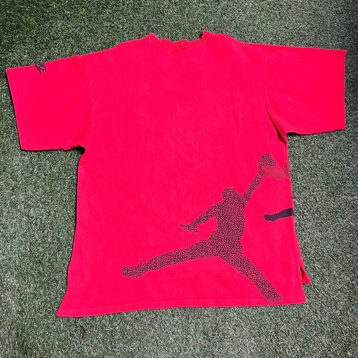 Air Jordan Multiple Jumpan Red Tee Size XL USED v9008