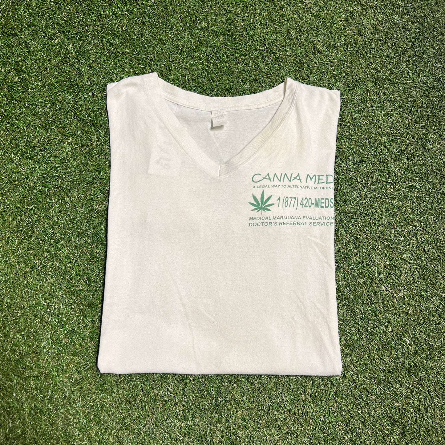 Canna Med Medical Doc V Neck Tee White Size XL USED v10345