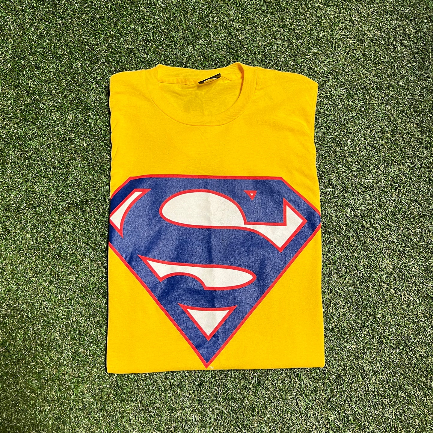 Yellow superman tee changes tag Size Small USED v11879