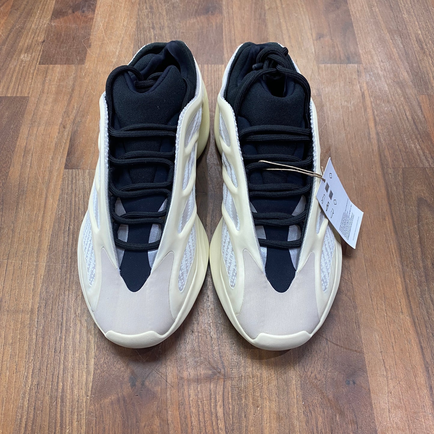 Yeezy 700 Azael Size 8 NEW s14933