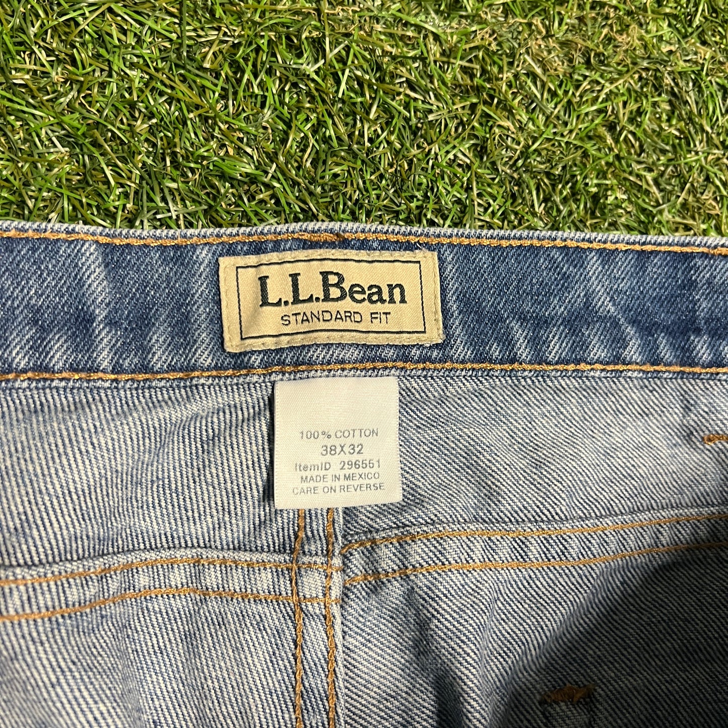LL Bean Standard Fit Blue Jeans Size 38x32 USED v15312