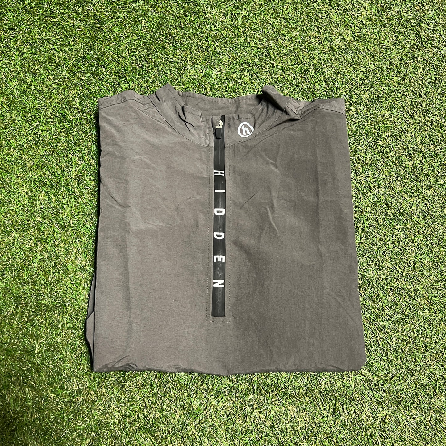Hidden NY grey quarter zip Size Medium USED x11791