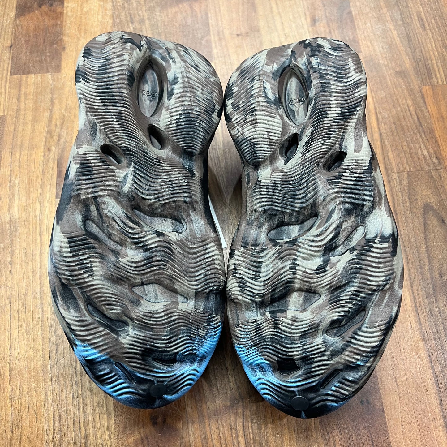Yeezy Foam Runner MX Cinder Size 6 NEW s16418