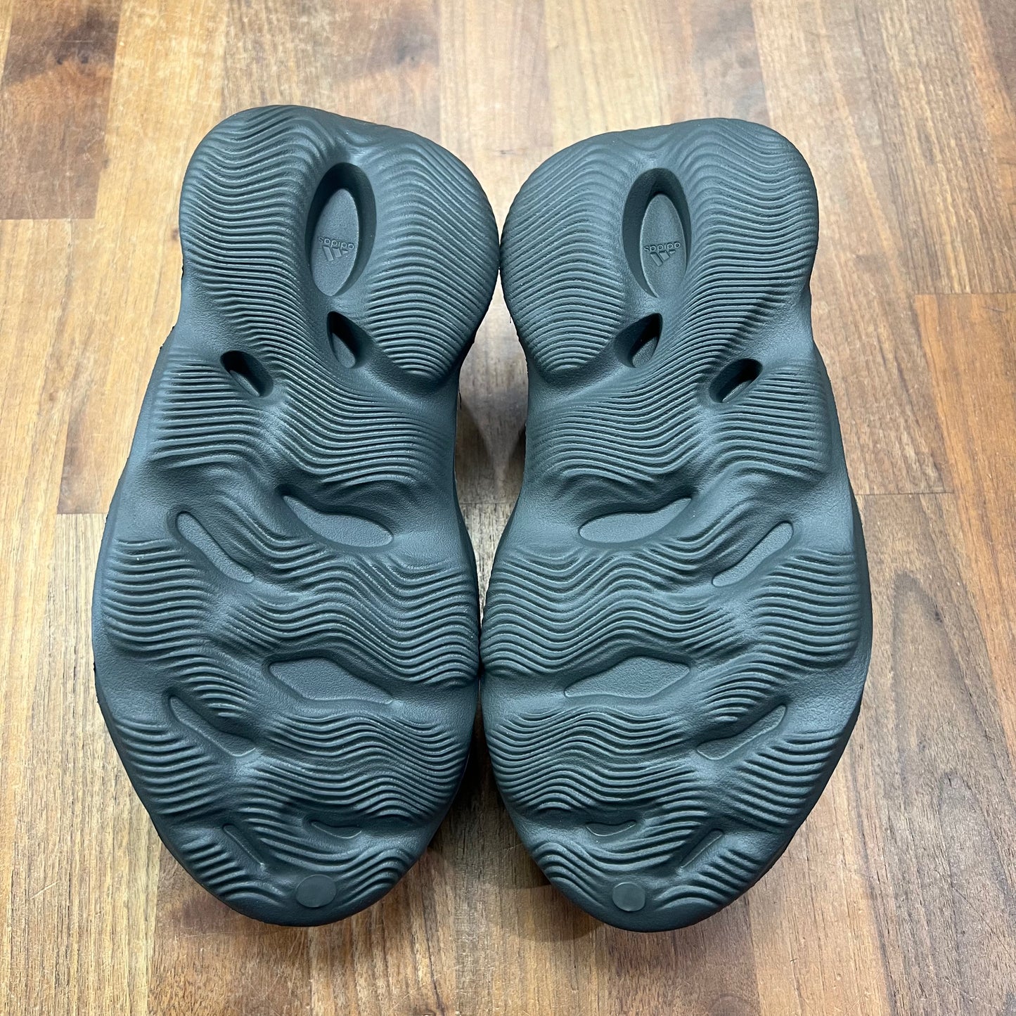 Yeezy Foam Runner Carbon Size 12 NEW s16412
