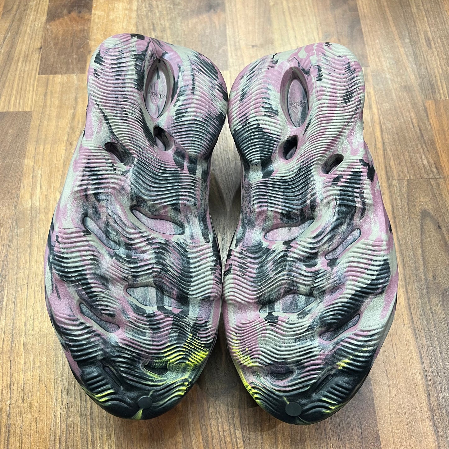 Yeezy Foam Runner MX Carbon Size 12 NEW s16400