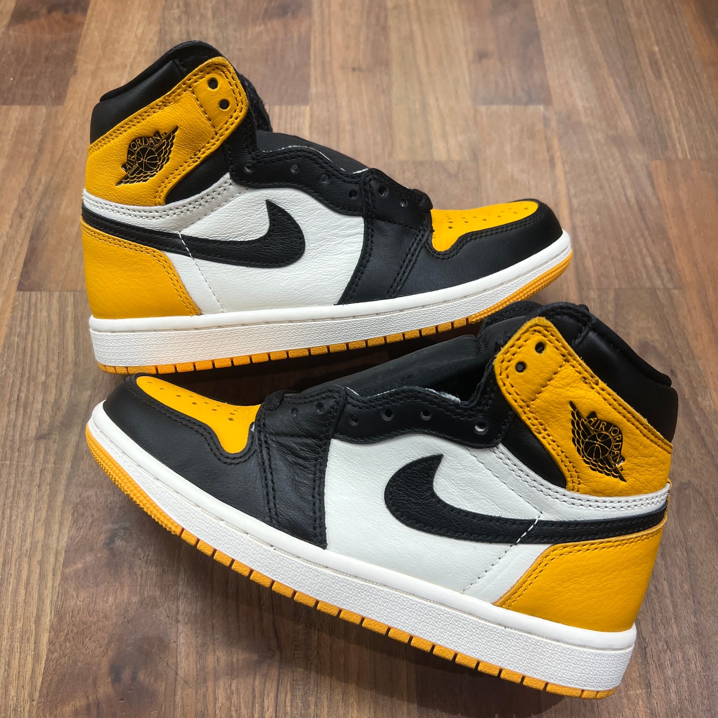 Jordan 1 High Taxi New Size 4Y s14789