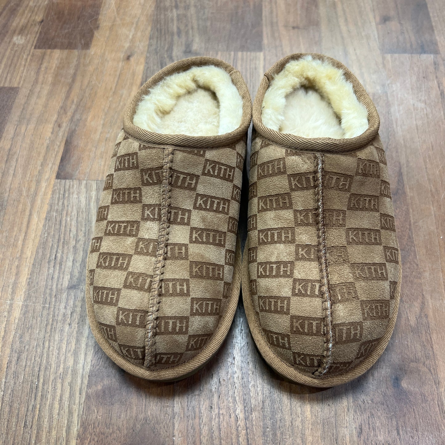 Kith Monogram Shearling Slippers Size 35 (5) NEW s14844