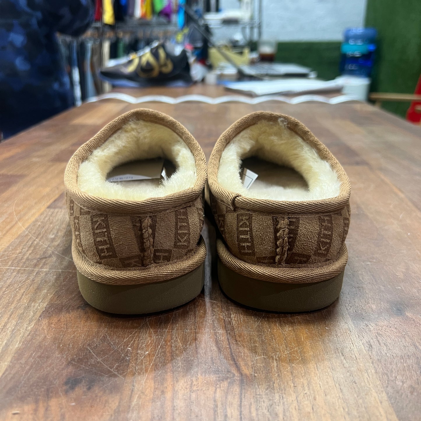 Kith Monogram Shearling Slippers Size 35 (5) NEW s14844