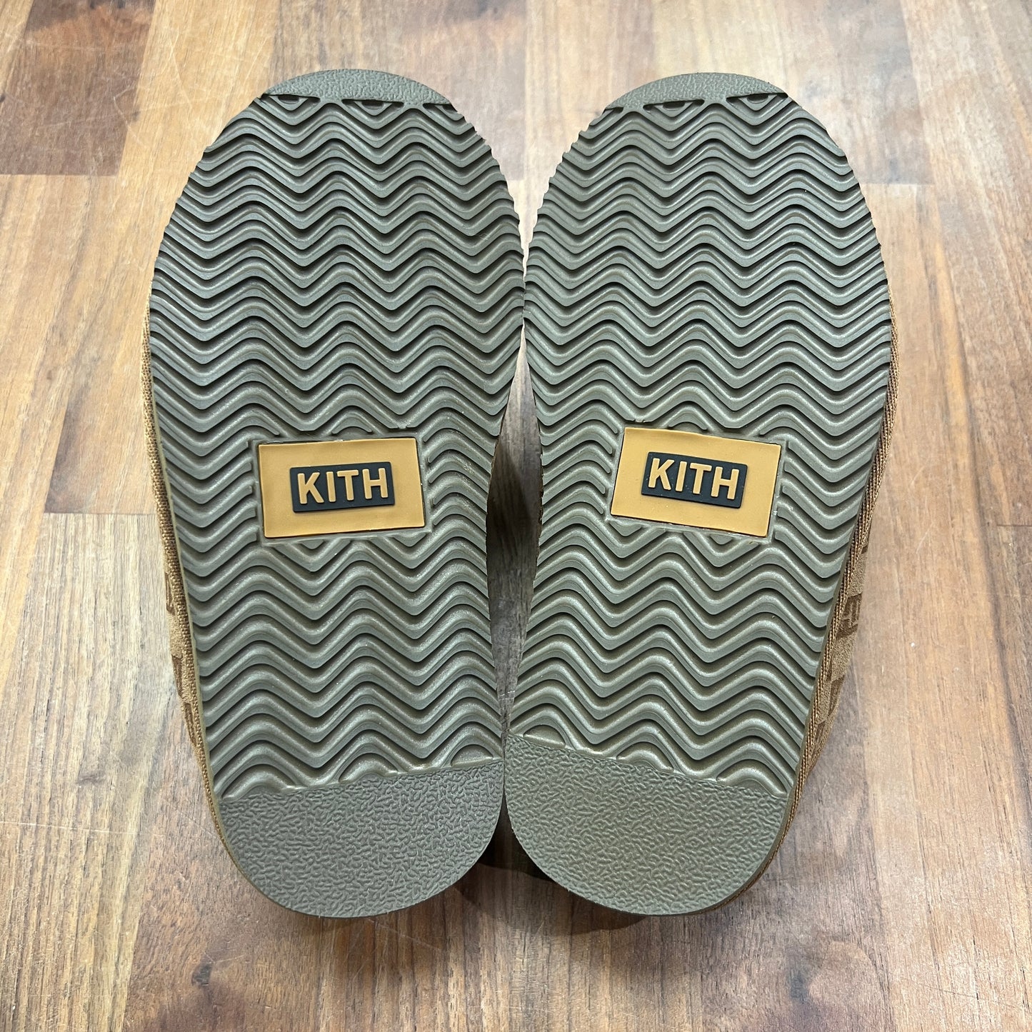 Kith Monogram Shearling Slippers Size 35 (5) NEW s14844