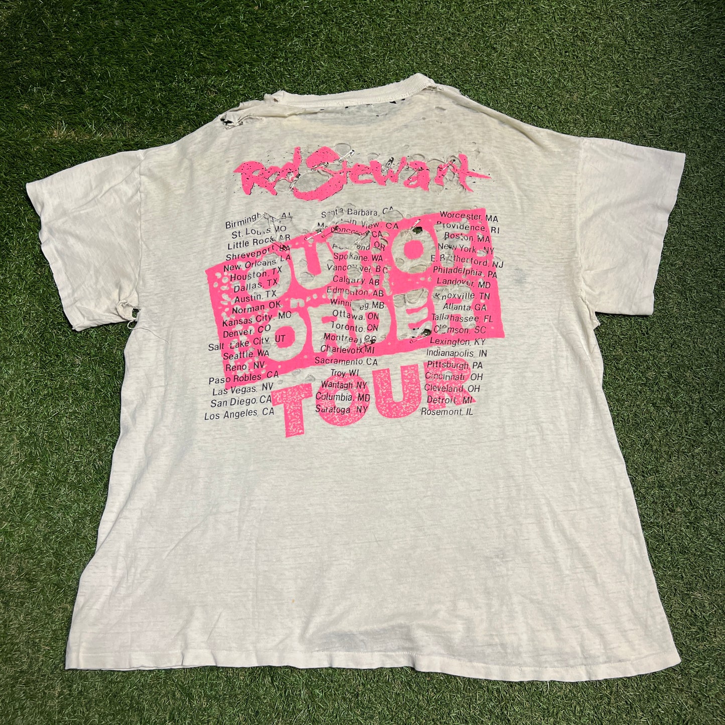 1989 Rod Stewart Out of Order Tour White Tee Trashed Size XL USED v15350