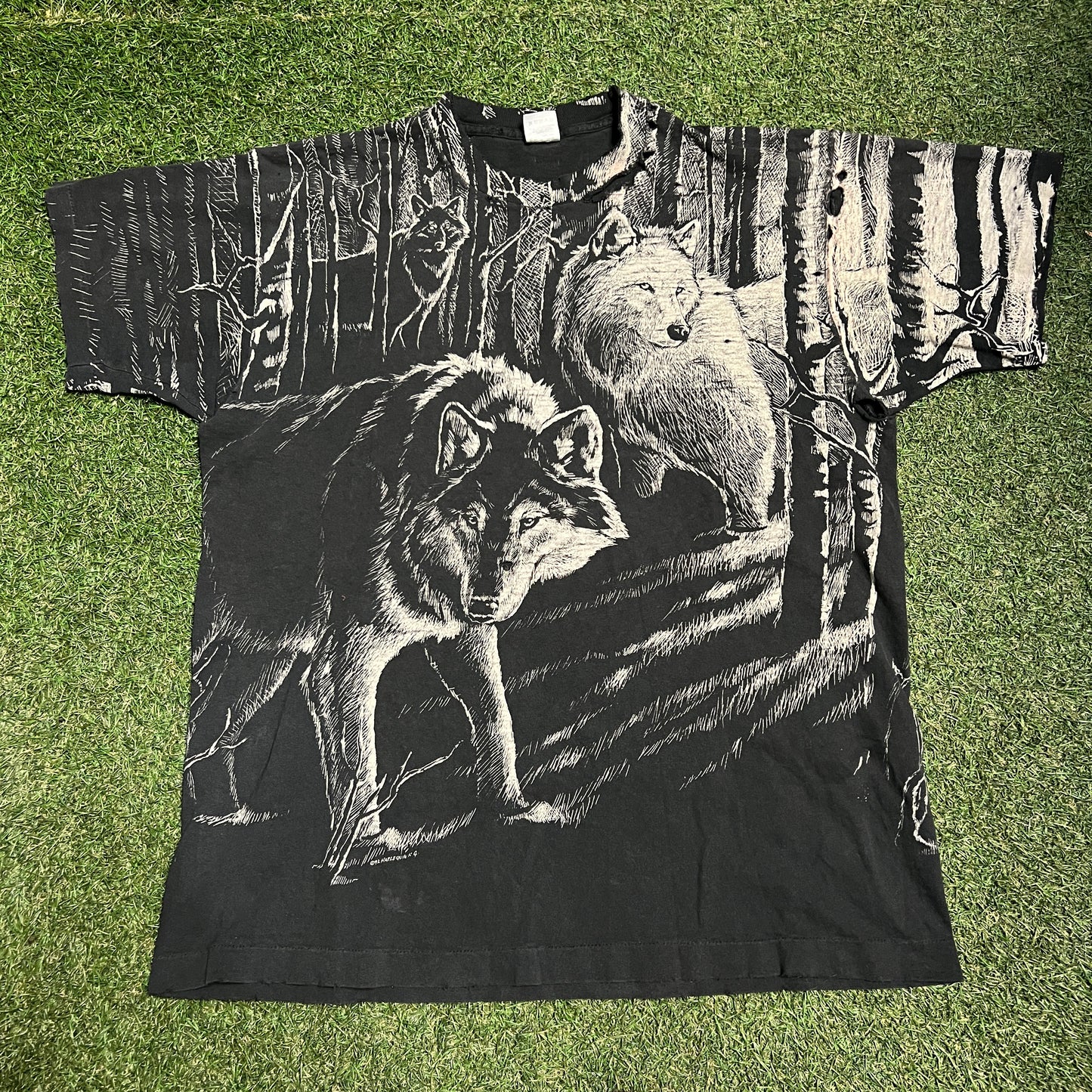Nature Black AOP Wolves Tee Size XL USED v15354