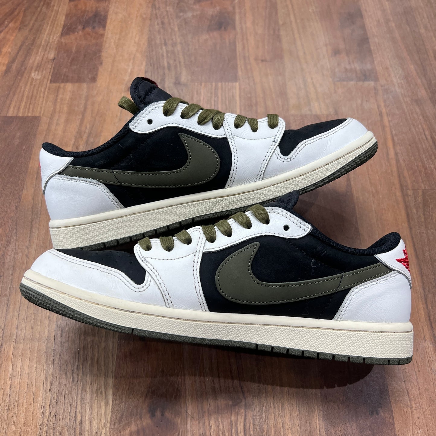 Jordan 1 Low Travis Scott Olive Size 8m / 9.5w USED s13819