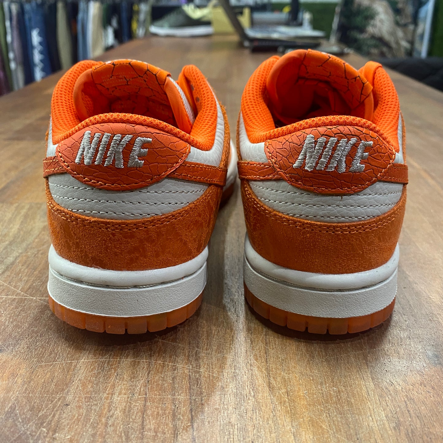 Nike Dunk Low Cracked Orange (WMNS) Size 3.5m/5w NEW s15149