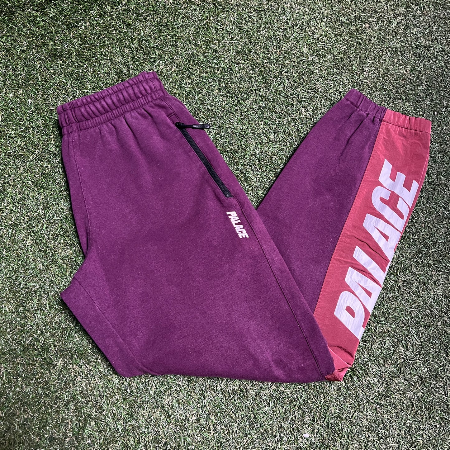 Palace Purple Joggers Size Medium USED x11858