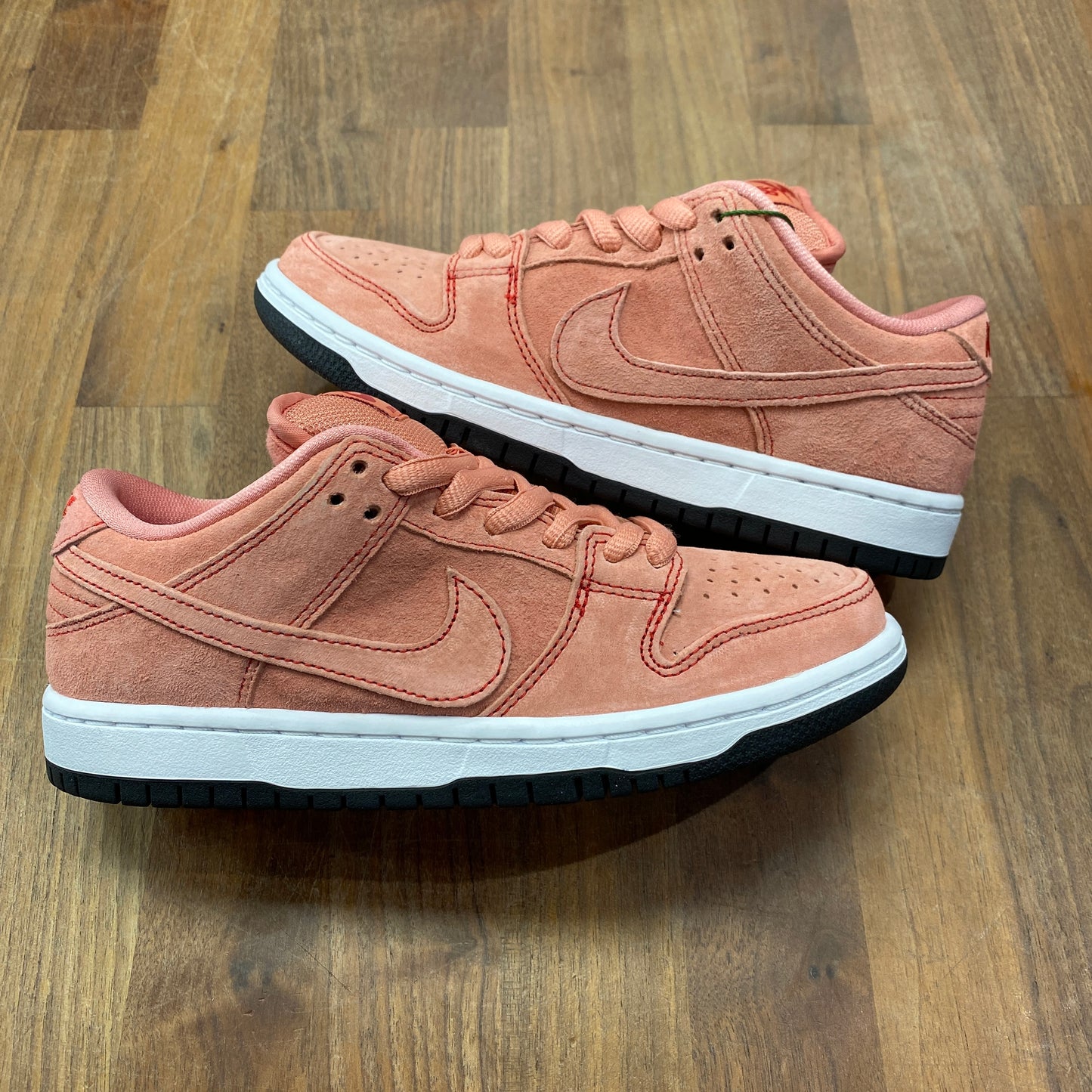 Nike SB Dunk Low Pink Pig Size 4 NEW s15176