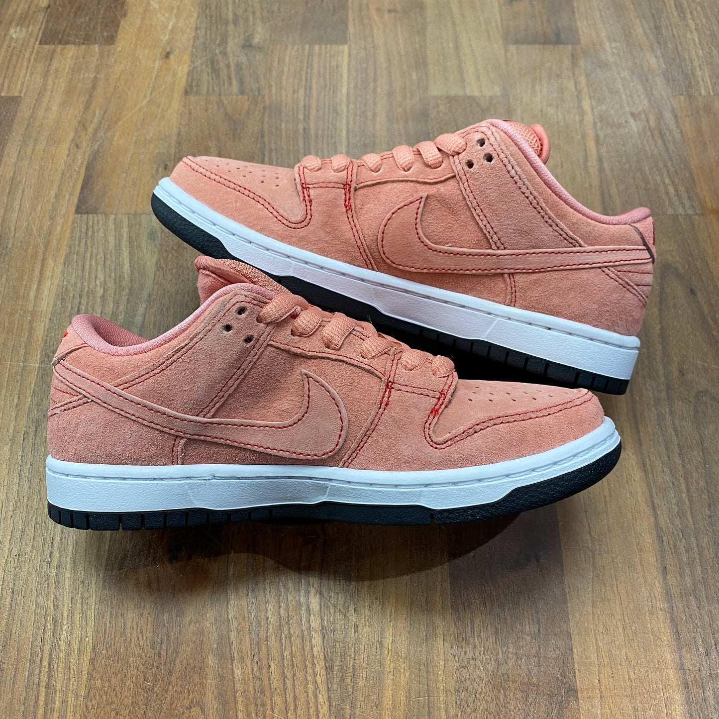 Nike SB Dunk Low Pink Pig Size 4 NEW s15176