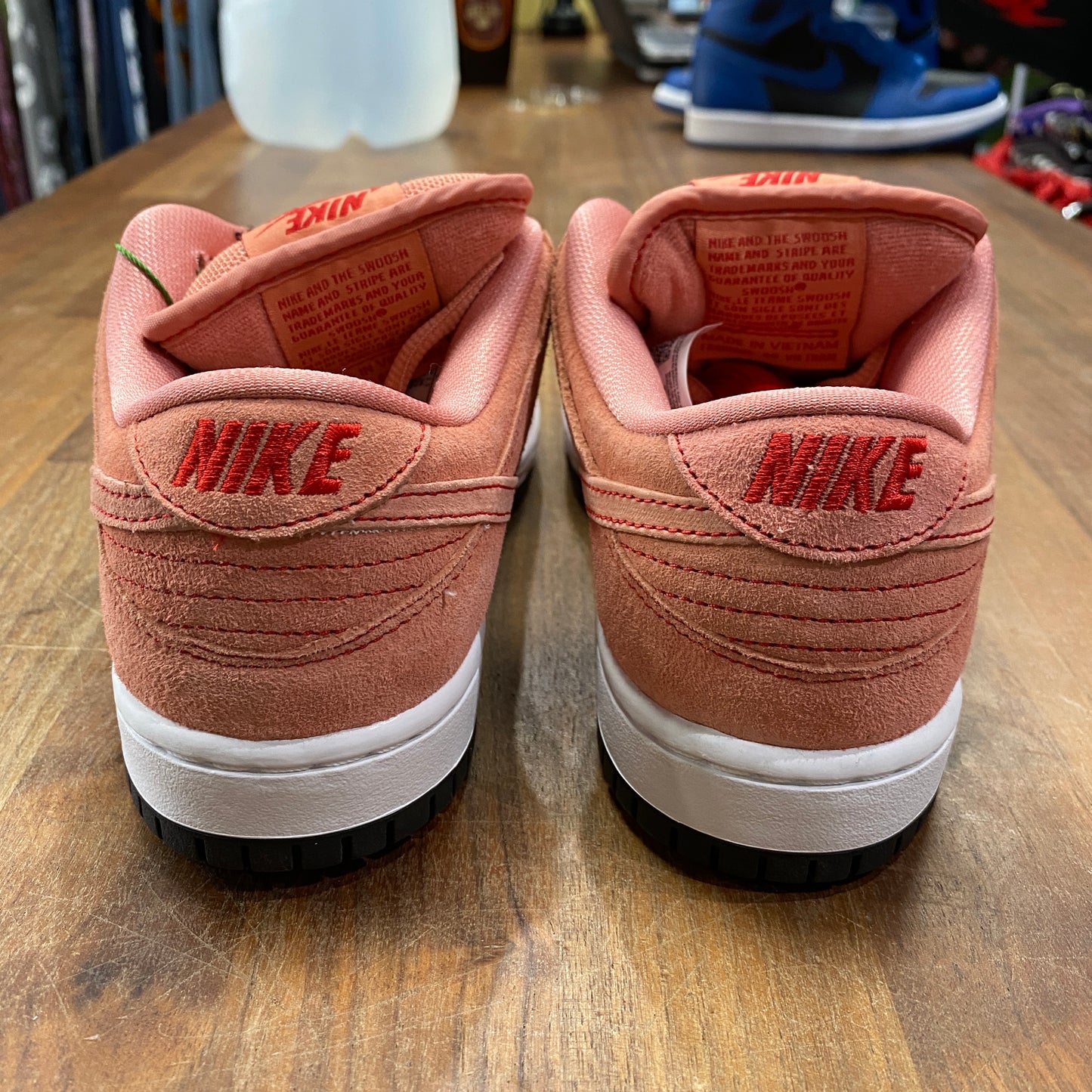Nike SB Dunk Low Pink Pig Size 4 NEW s15176