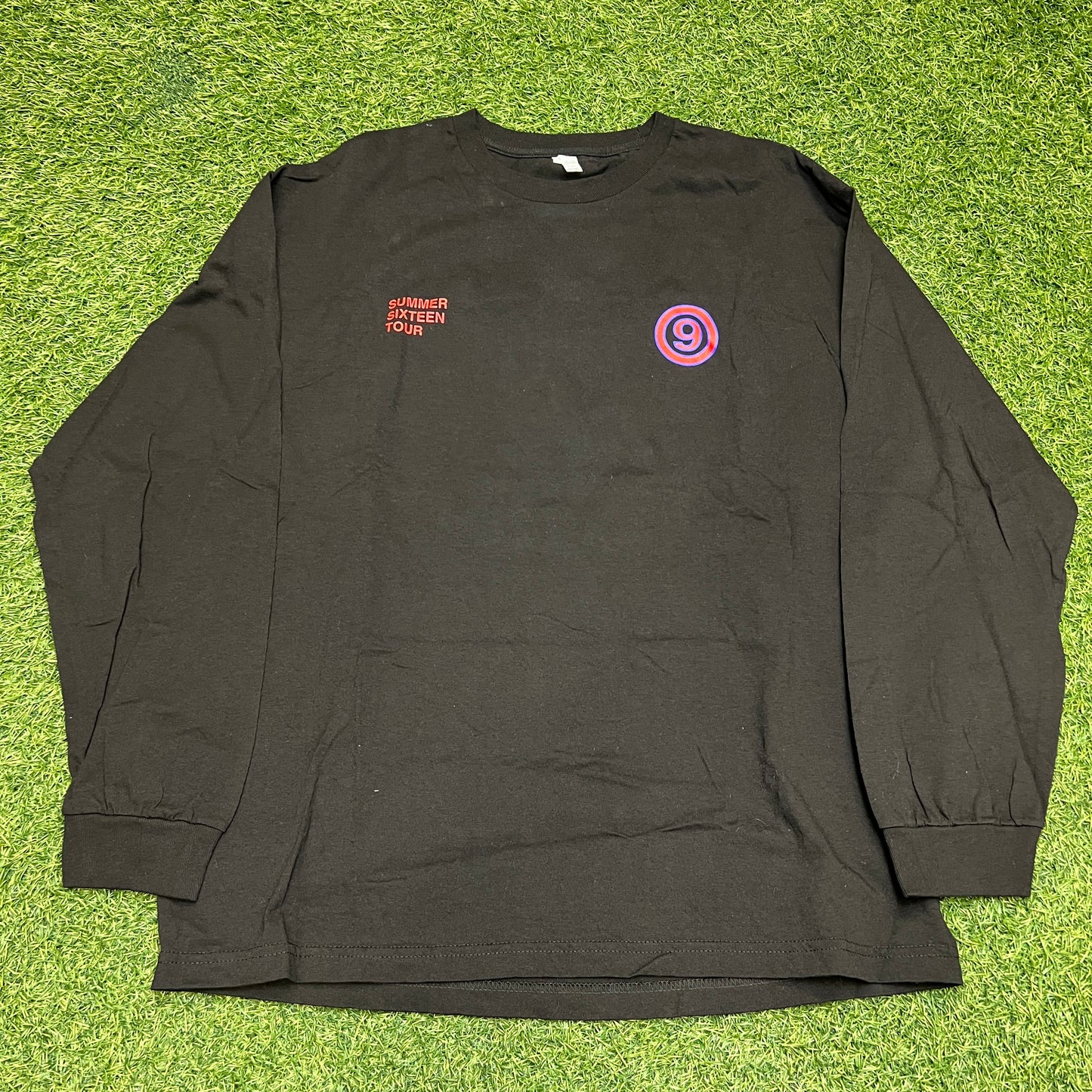 Summer Sixteen Tour Black Longsleeve Size XL USED v14932