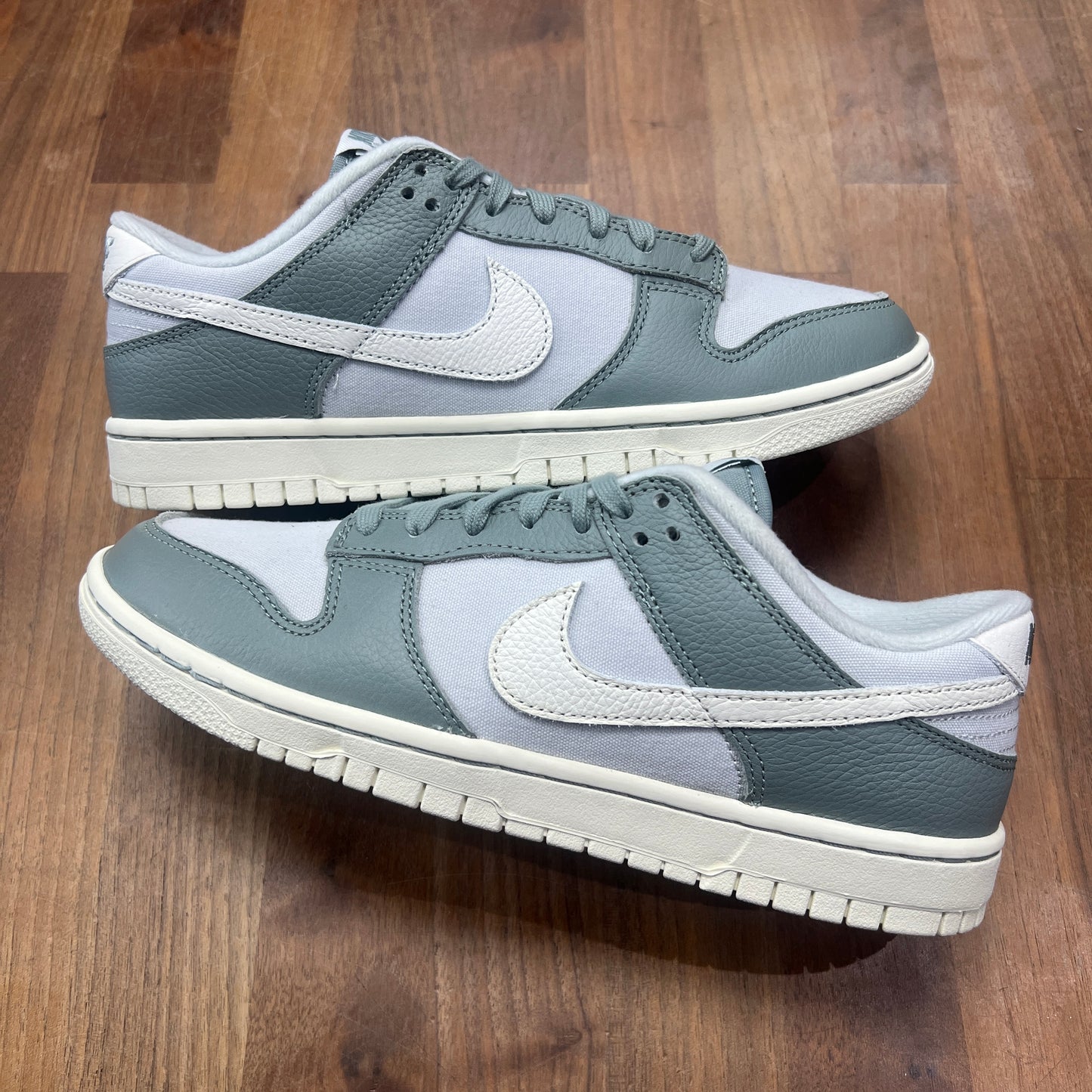 Nike Dunk Low Mica Green Size 8 NEW s15147