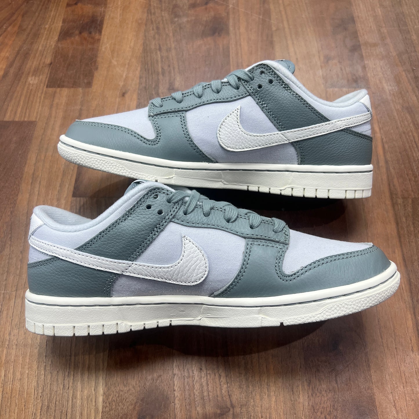 Nike Dunk Low Mica Green Size 8 NEW s15147