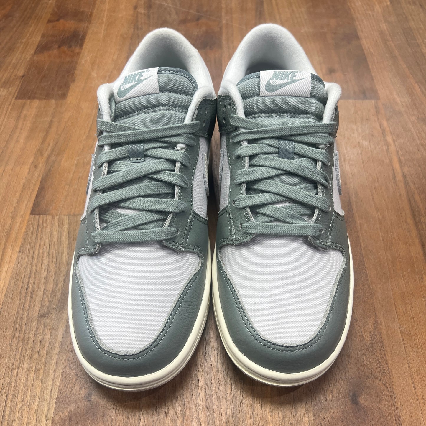 Nike Dunk Low Mica Green Size 8 NEW s15147