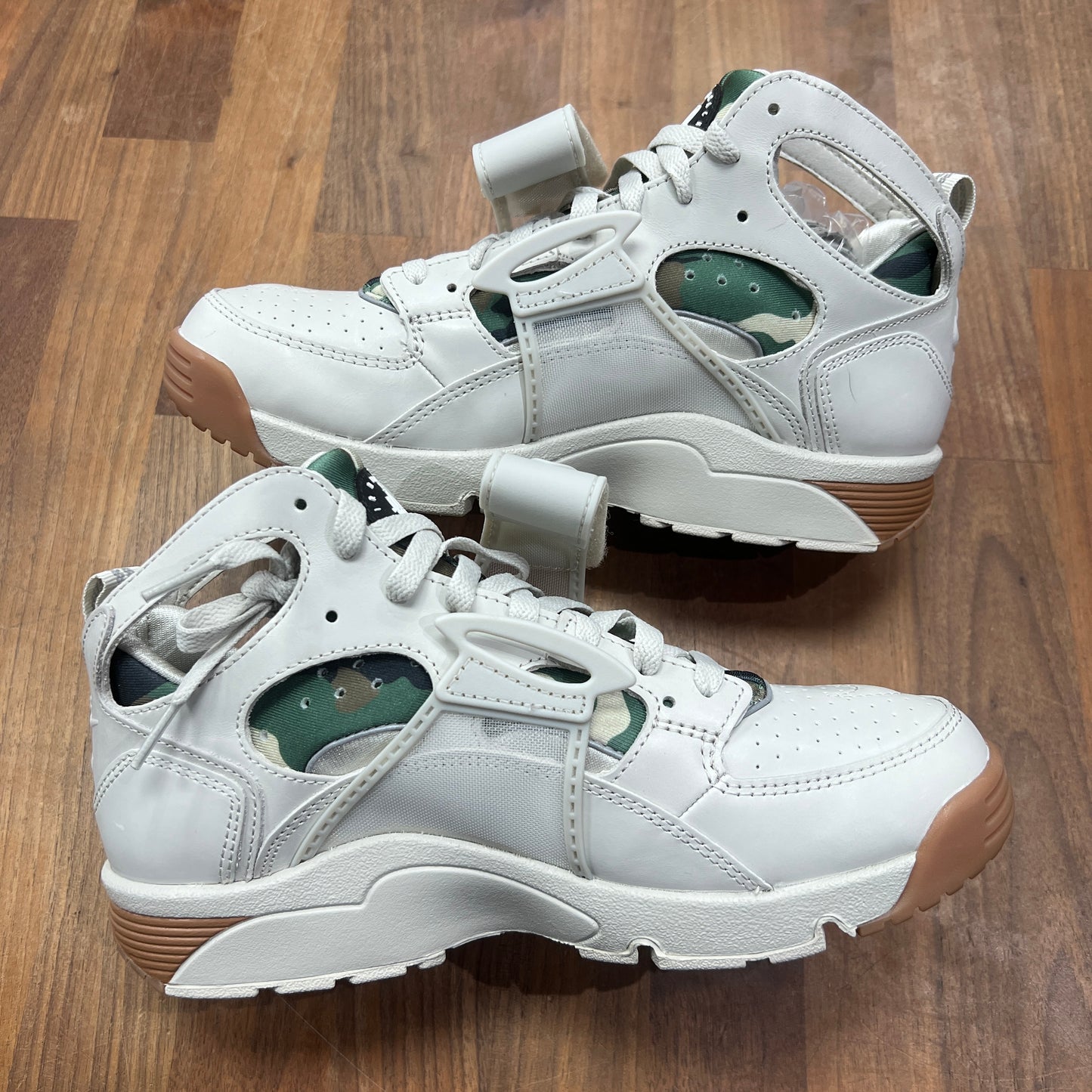 Nike Air Trainer Huarache Corteiz Light Bone New Size 8 S15226