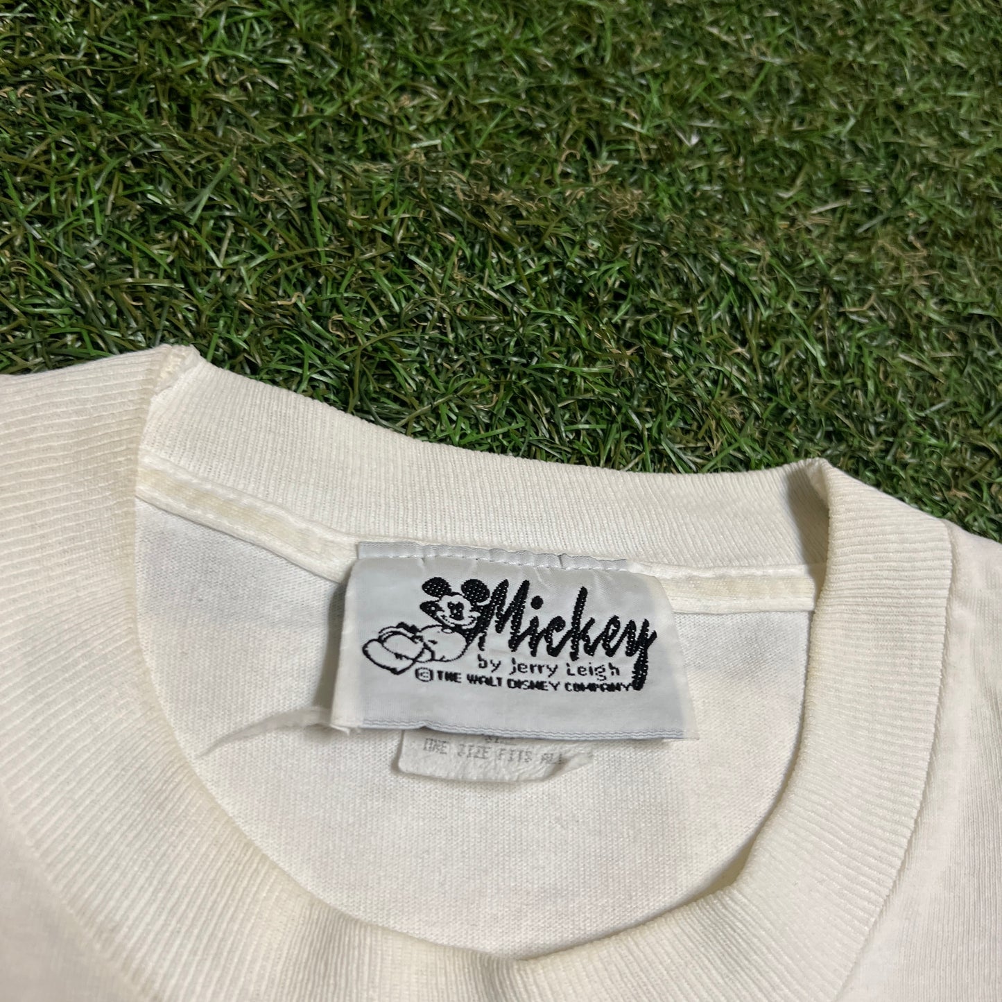 1990s Mickey Mouse vs. Crocodiles Art Tee White Size XL USED v15447