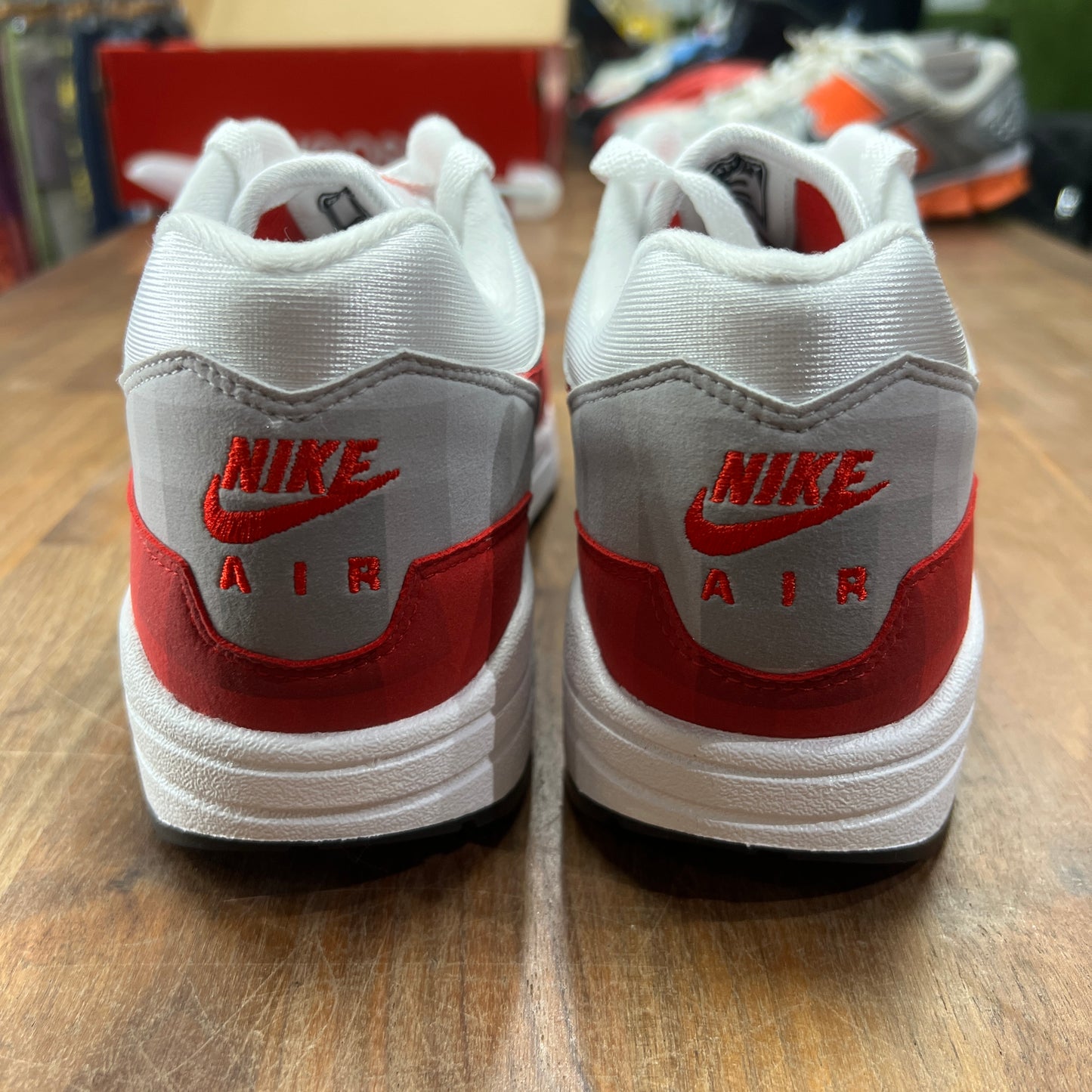 Nike Air Max 1 .SWOOSH Low Poly Size 9 New S15327
