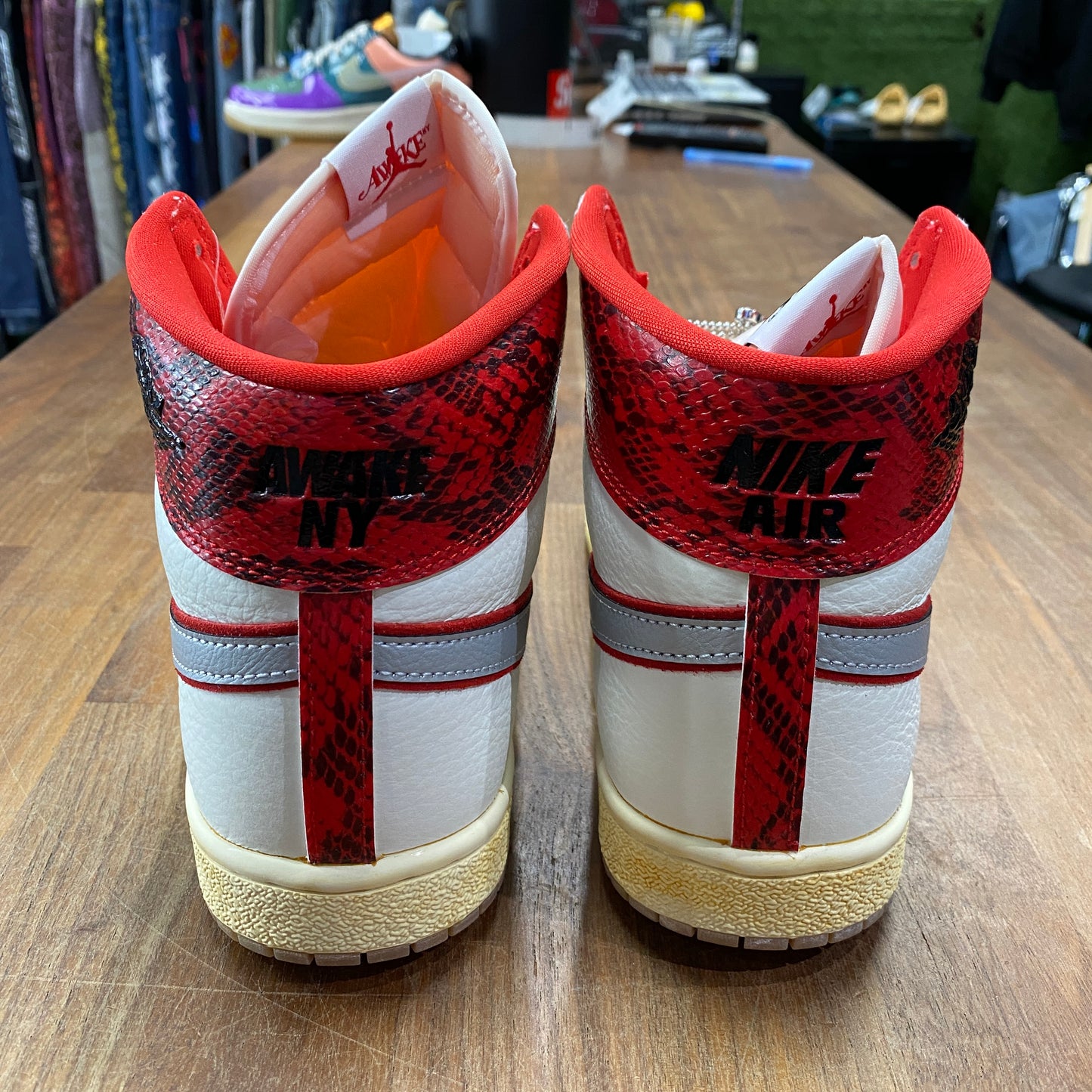 Nike Air Ship Awake NY Red Size 9.5 NEW s15385