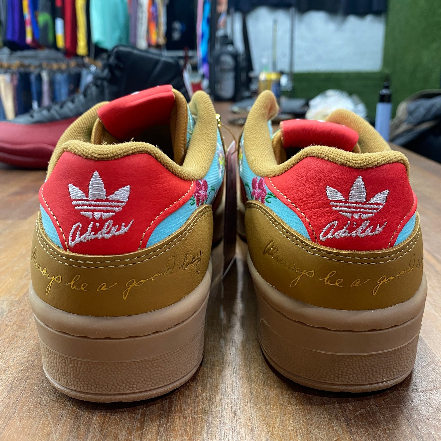 Adidas Rivalry Low Unheardof Moms Ugly Couch Mesa (Special Box) Size 8 NEW s15579