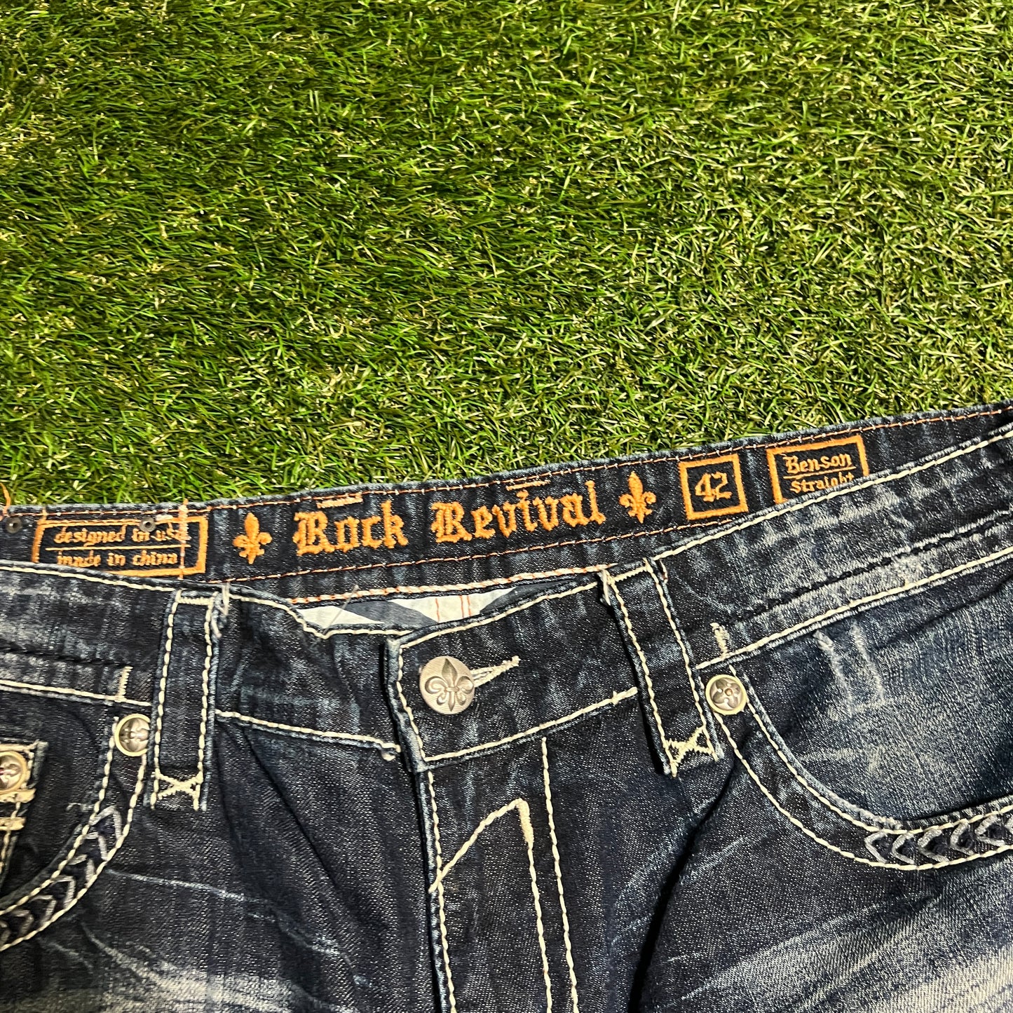 Y2K Rock Revival Dark Wash Blue Jeans Size 42 USED v15584