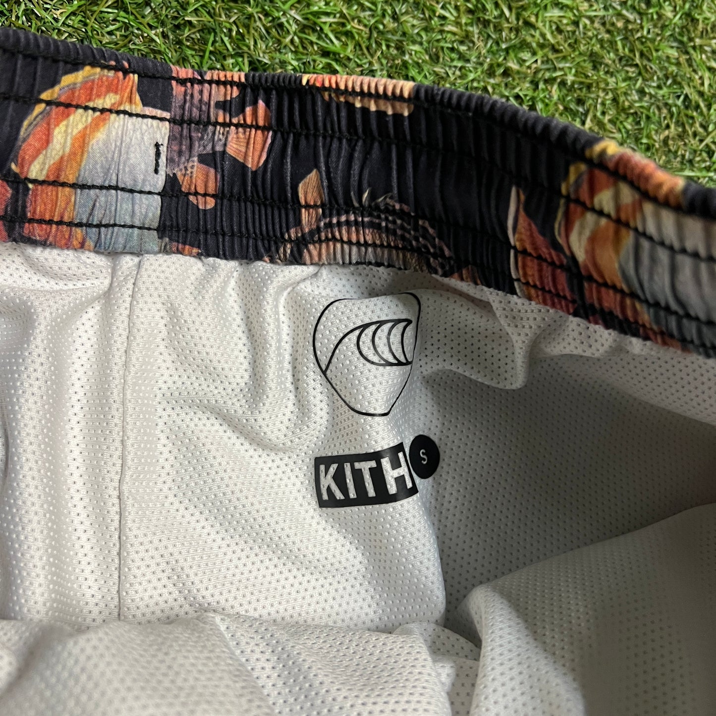 Kith Tilden Fish Print Swim Shorts Size Small USED x13083