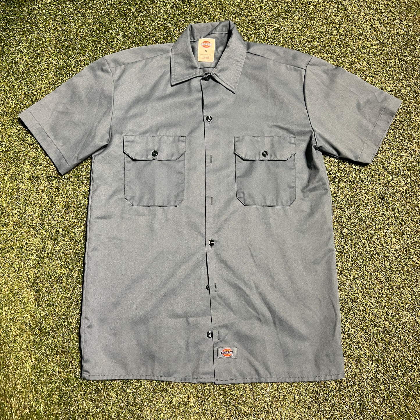 Dickies Plain Green Short Sleeve Button Up Work Tee Size Small USED v15597