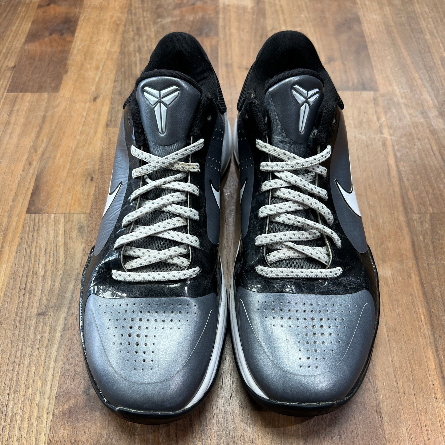 Kobe 5 Silver Black Low SAMPLES Size 8 USED s13779