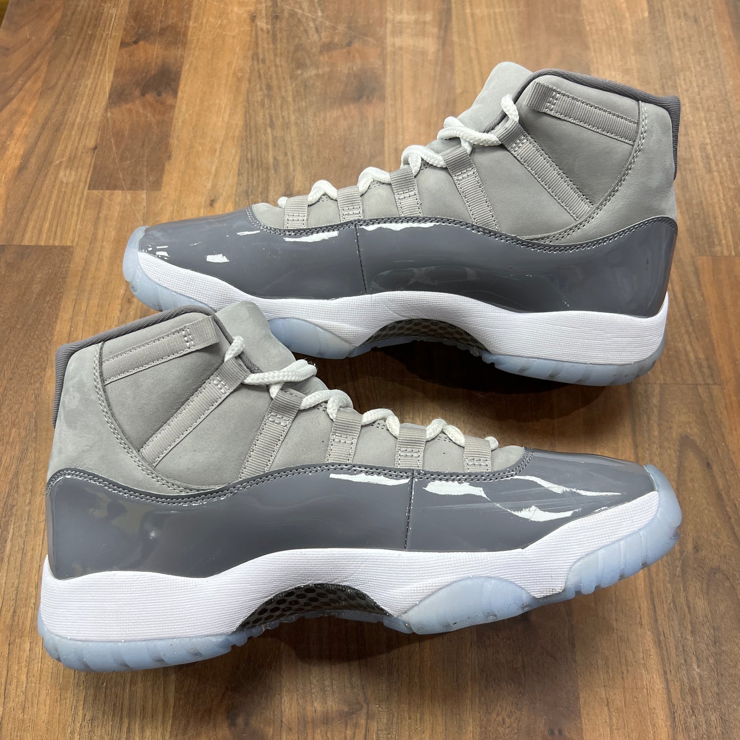 Jordan 11 Cool Grey 2021 Size 11.5 USED s15518