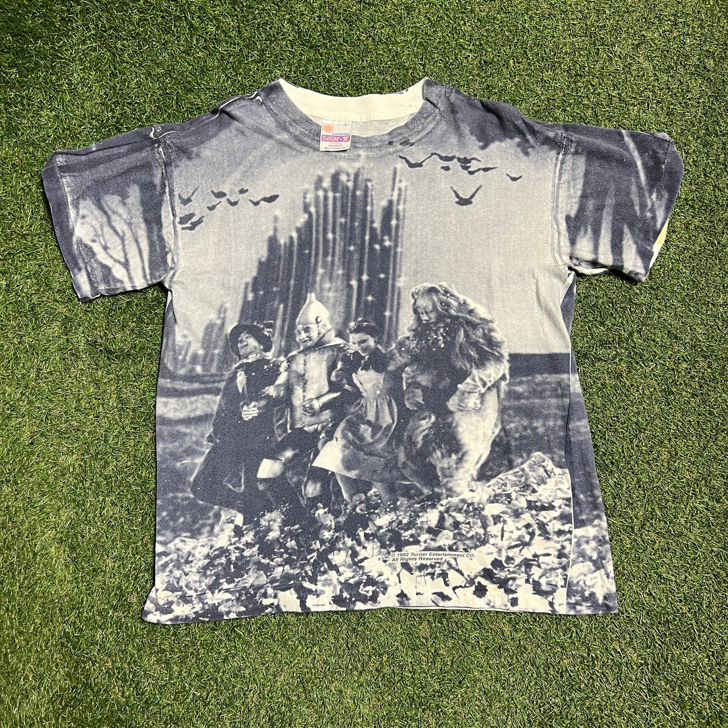 1992 Wizard of Oz AOP Tee Size Large USED v15670