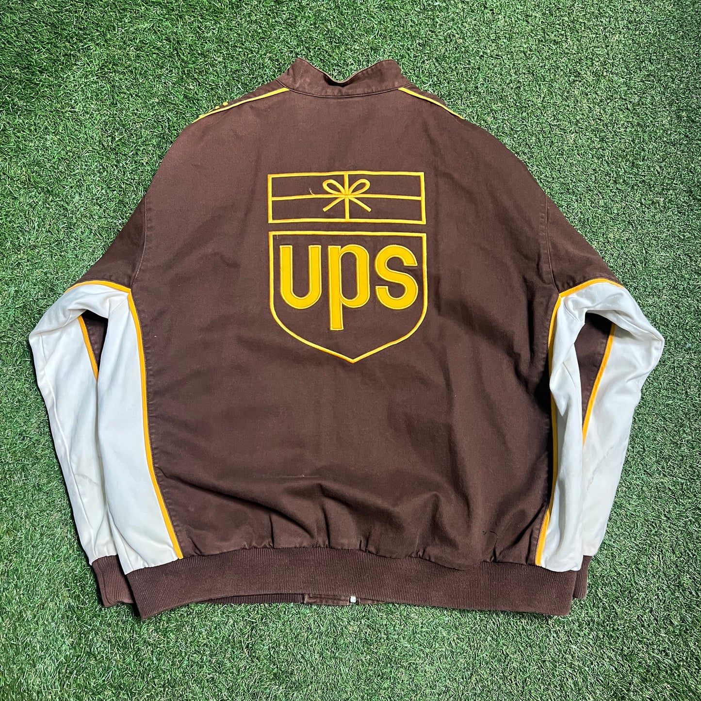 Y2K Nascar UPS Brown AOP Jacket Size XL USED v15672