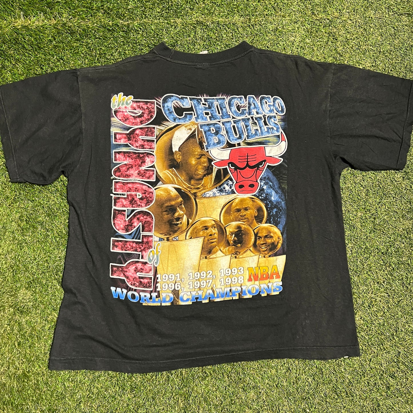 Vintage Chicago Bulls Double Three Peat Dynasty Tee black Size Large USED v13940