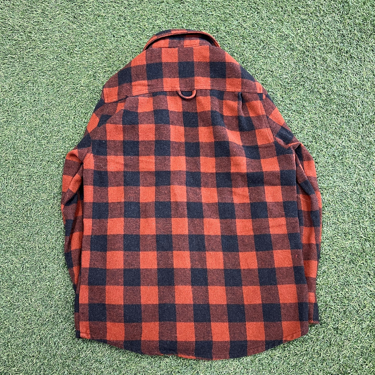 Jachs NY Red Flannel Button Up Shirt Size Large USED v14744