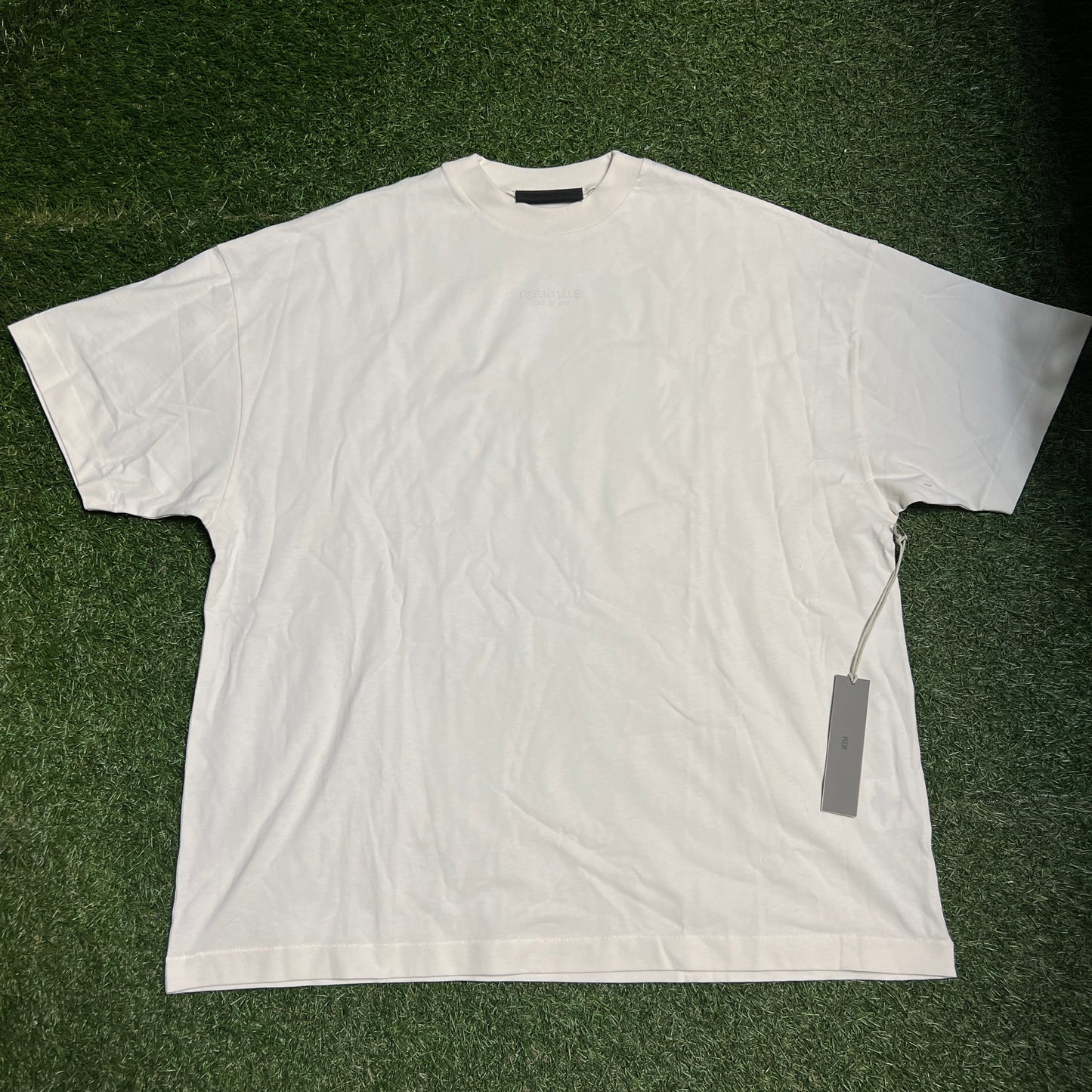 FOG Essentials tee cream small front logo Size Medium (XL) NEW x11302