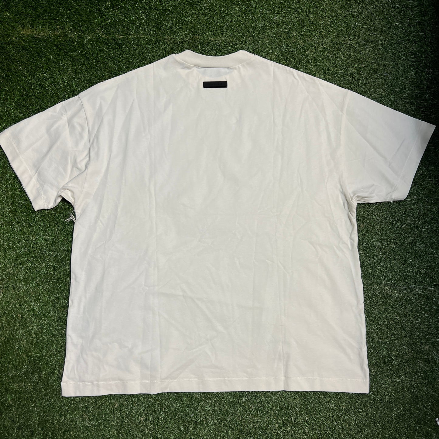 FOG Essentials tee cream small front logo Size Medium (XL) NEW x11302