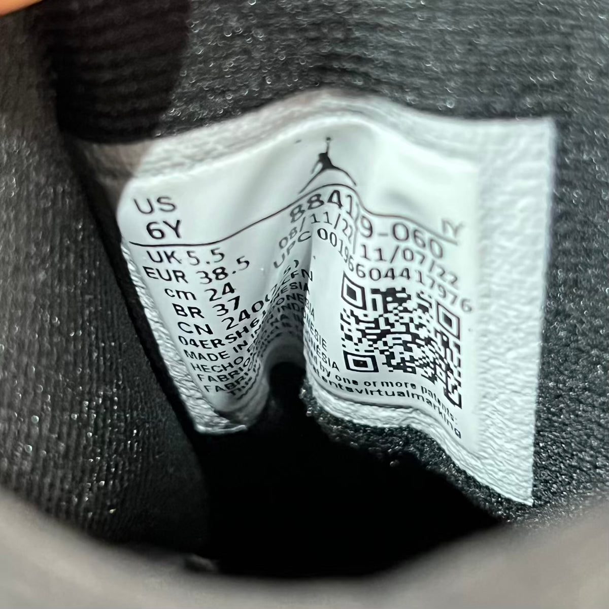 Jordan 13 Black Flint (2023) Size 6y NEW s23876